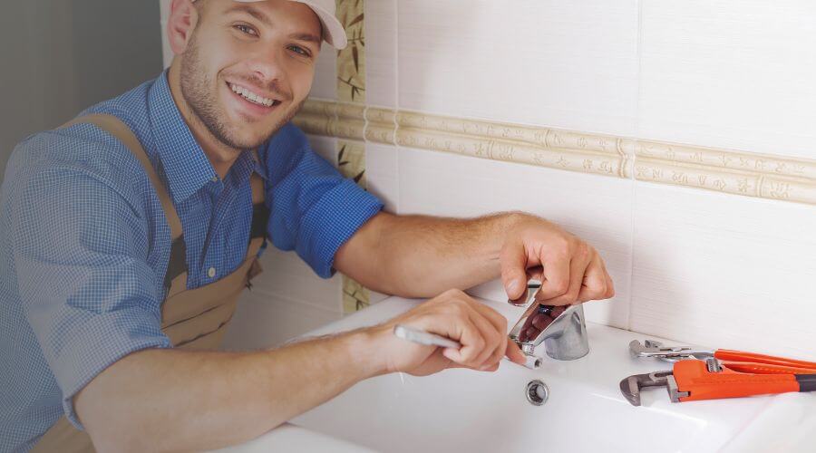 Professional clogged drains services in West Van Lear, KY